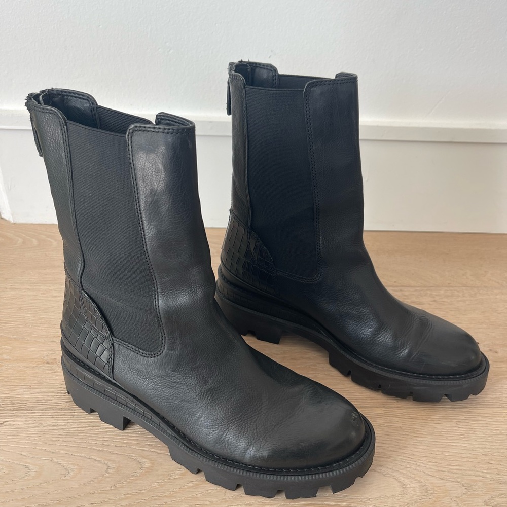 Sam Edelman Genia Chelsea Boot - Picture 2 of 6